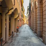 Gombruti Vintage By Wonderful Italy * Bologna