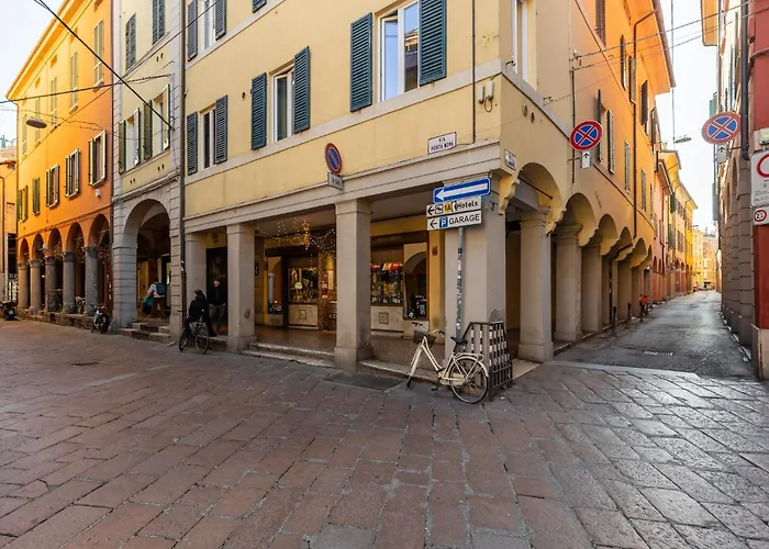 Gombruti Vintage By Wonderful Italy * Bologna