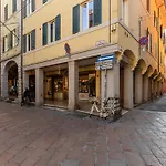 Gombruti Vintage By Wonderful Italy * ボローニャ